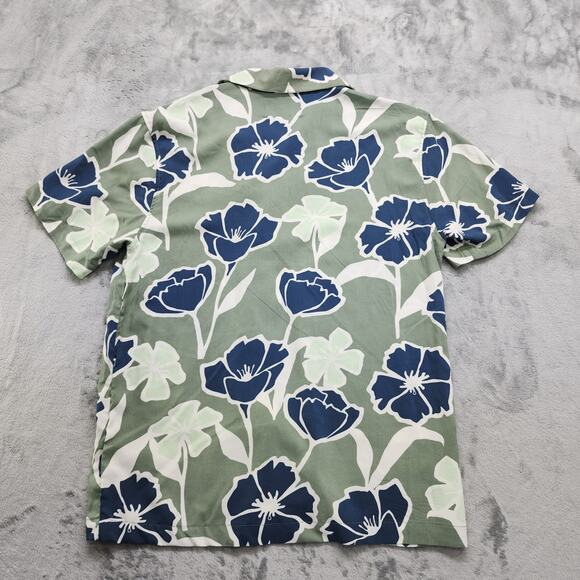 Trinity Coast Top Mens M Green Blue Floral Hawaiian Rayon Camp Shirt Summer - Picture 2 of 9